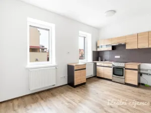 Pronájem bytu 1+kk, Praha - Uhříněves, Salačova, 24 m2
