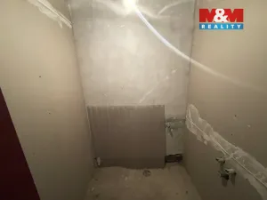 Pronájem skladu, Bašť, Náves, 84 m2