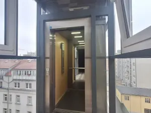 Pronájem bytu 2+kk, Praha - Holešovice, Na Maninách, 46 m2