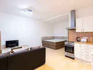 Pronájem bytu 1+kk, Praha - Vysočany, Poděbradská, 36 m2