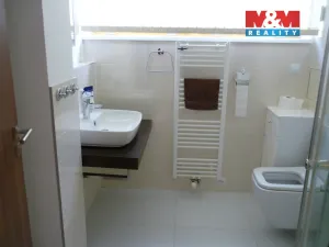 Pronájem rodinného domu, Praha - Cholupice, Lhenická, 200 m2