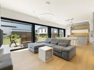 Pronájem rodinného domu, Přezletice, Pod Vinoří, 152 m2