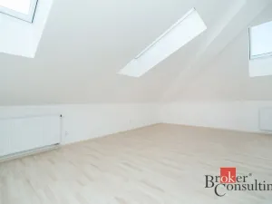 Pronájem bytu 2+kk, Kladno - Kročehlavy, Generála Selnera, 66 m2