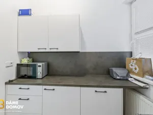 Pronájem obchodního prostoru, Zlín - Louky, třída Tomáše Bati, 142 m2