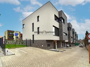 Pronájem rodinného domu, Praha - Háje, V Hájích, 220 m2