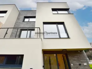 Pronájem rodinného domu, Praha - Háje, V Hájích, 220 m2