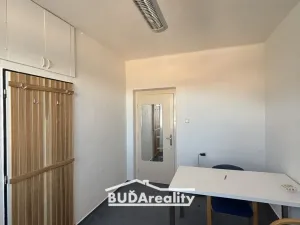 Pronájem kanceláře, Zlín, třída Tomáše Bati, 11 m2