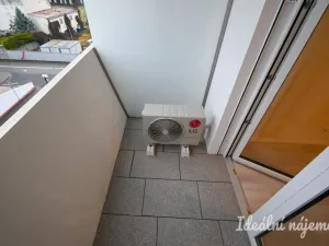 Pronájem bytu 1+kk, Brno, Komárovská, 29 m2