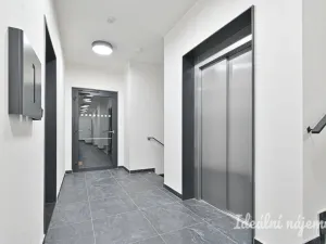 Pronájem bytu 1+kk, Brno, Komárovská, 29 m2