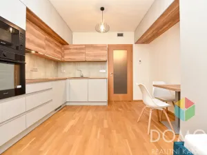 Pronájem bytu 1+kk, Praha - Vysočany, Smržových, 33 m2