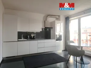 Pronájem bytu 2+kk, Praha, Na Maninách, 43 m2