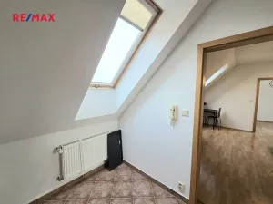 Prodej bytu 2+kk, Jesenice, Příčná I., 45 m2