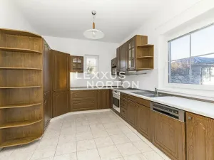 Pronájem rodinného domu, Praha - Nebušice, K vinicím, 251 m2