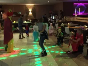 Pronájem obchodního prostoru, Planá, Nádražní, 720 m2