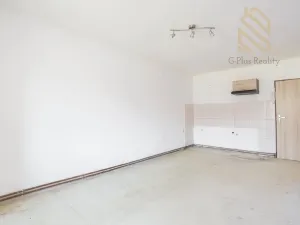 Prodej vícegeneračního domu, Smečno, nám. T. G. Masaryka, 779 m2