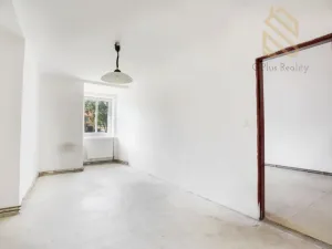 Prodej vícegeneračního domu, Smečno, nám. T. G. Masaryka, 779 m2