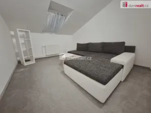 Prodej bytu 2+1, Hoštka - Kochovice, Lužická, 57 m2