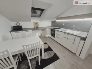 Prodej bytu 2+1, Hoštka - Kochovice, Lužická, 57 m2