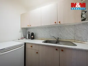 Prodej výrobních prostor, Žďár, 1089 m2