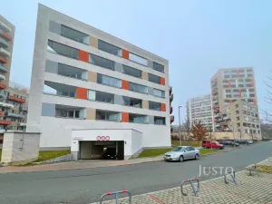 Pronájem bytu 1+kk, Praha, Modenská, 28 m2