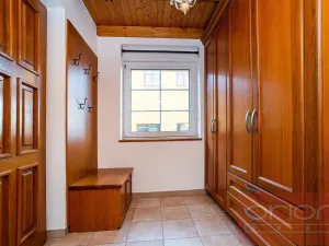 Pronájem rodinného domu, Praha - Řeporyje, Draženovská, 250 m2