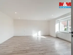 Prodej bytu 4+kk, Klobuky, Náměstí 9. května, 96 m2