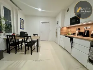 Pronájem bytu 2+kk, Praha - Vinohrady, Šrobárova, 49 m2