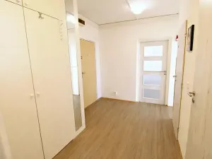 Prodej bytu 2+1, Milovice, Průběžná, 54 m2