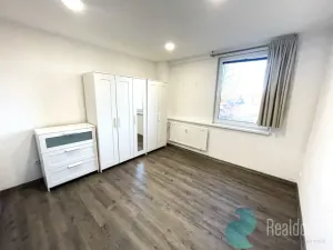 Pronájem bytu 4+1, Velešín, Nad Cihelnou, 78 m2
