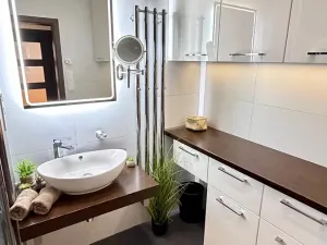 Pronájem bytu 2+kk, Pardubice, nábřeží Závodu míru, 76 m2