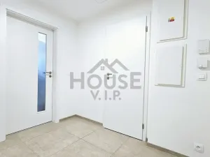 Pronájem bytu 1+kk, Praha - Hloubětín, Kolbenova, 30 m2