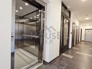 Pronájem bytu 1+kk, Praha - Hloubětín, Kolbenova, 30 m2