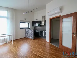 Pronájem bytu 3+kk, Praha - Liboc, Libocká, 60 m2