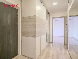 Prodej bytu 3+1, Karviná, tř. Těreškovové, 75 m2