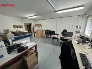 Pronájem výrobních prostor, Věžky, 2322 m2