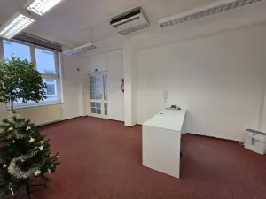 Pronájem kanceláře, Plzeň, náměstí Republiky, 60 m2