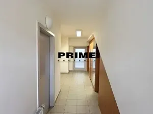 Pronájem kanceláře, Praha - Smíchov, Štefánikova, 63 m2