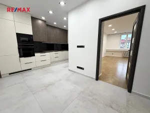 Pronájem bytu 3+kk, Praha - Vinohrady, náměstí Jiřího z Lobkovic, 86 m2