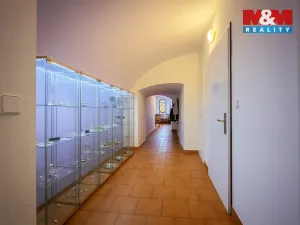 Pronájem restaurace, Jílové u Prahy, Masarykovo náměstí, 68 m2