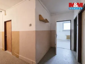 Prodej bytu 1+kk, Karlovy Vary - Rybáře, Majakovského, 24 m2