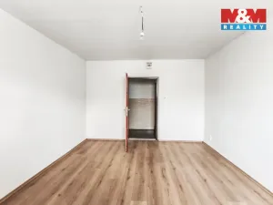 Prodej bytu 1+kk, Karlovy Vary - Rybáře, Majakovského, 24 m2