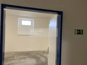Pronájem skladu, Dobříč, 14 m2