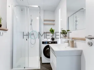 Pronájem bytu 1+kk, Praha - Smíchov, Plzeňská, 31 m2