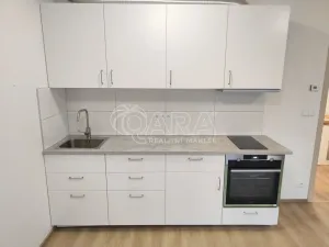 Pronájem bytu 1+kk, Praha - Záběhlice, Klapálkova, 32 m2