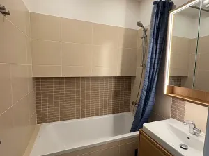 Pronájem bytu 2+kk, Praha - Karlín, Urxova, 49 m2