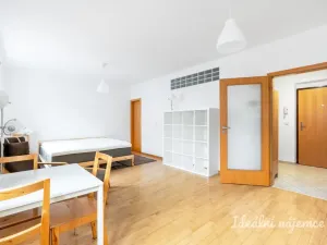 Pronájem bytu 1+kk, Praha - Vinohrady, Lucemburská, 40 m2