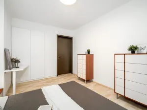 Pronájem bytu 3+1, Praha - Čakovice, Úslavská, 76 m2