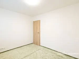 Pronájem bytu 3+1, Praha - Prosek, Litoměřická, 54 m2