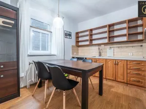 Prodej ubytování, Jáchymov, náměstí Republiky, 249 m2