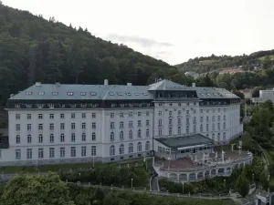 Prodej rodinného domu, Jáchymov, náměstí Republiky, 220 m2